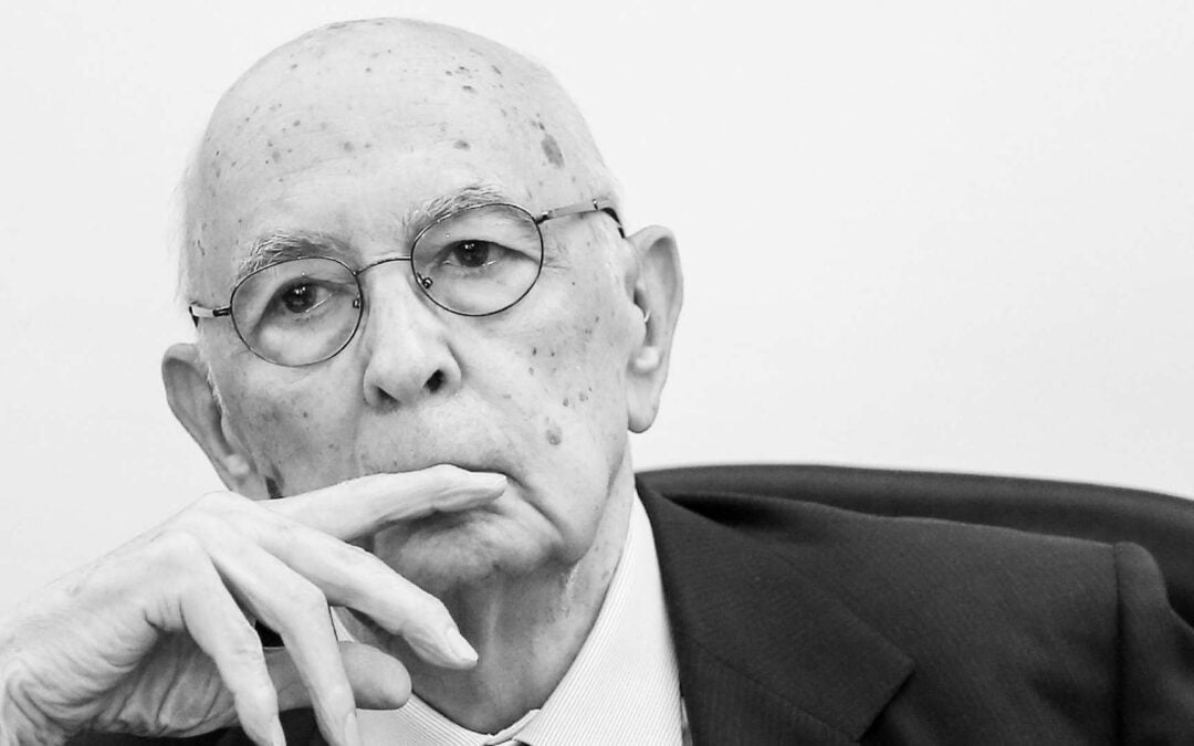 Giorgio Napolitano, storia di tradimenti e di servitù al Nuovo Ordine Mondiale