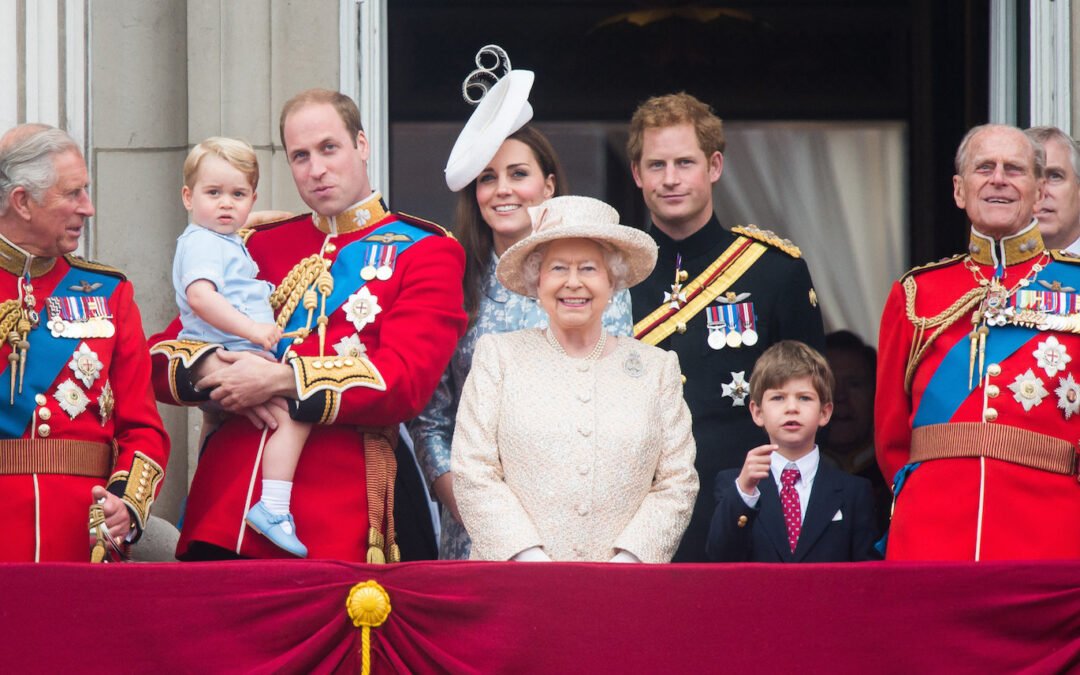 La storia della famiglia Windsor, i loro legami con l’élite pedofila e il declino della casa reale inglese