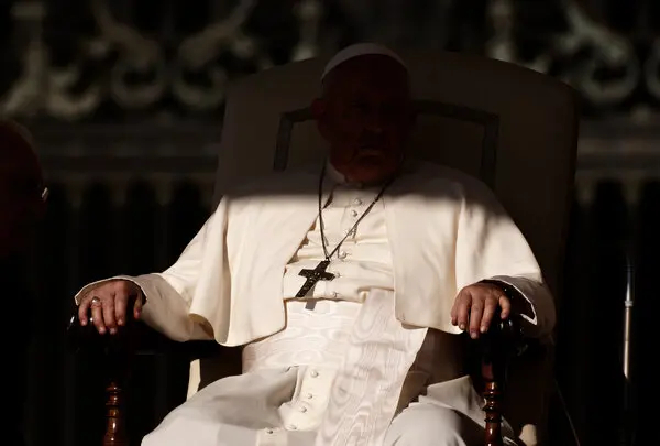 Il papa “fantasma” da 33 giorni e la sede impedita non dichiarata: colpo di Stato in Vaticano?